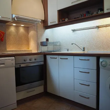 Yoana Apartment *